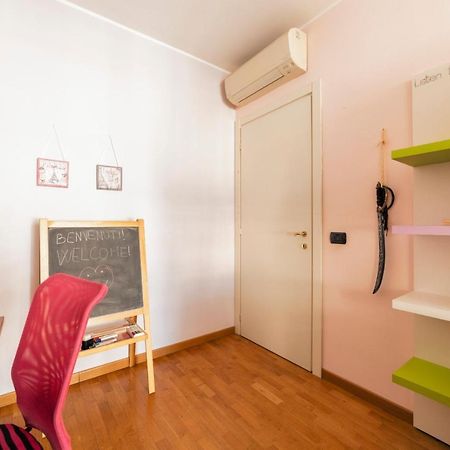 Milano Rogoredo Apartment With Garage Luaran gambar