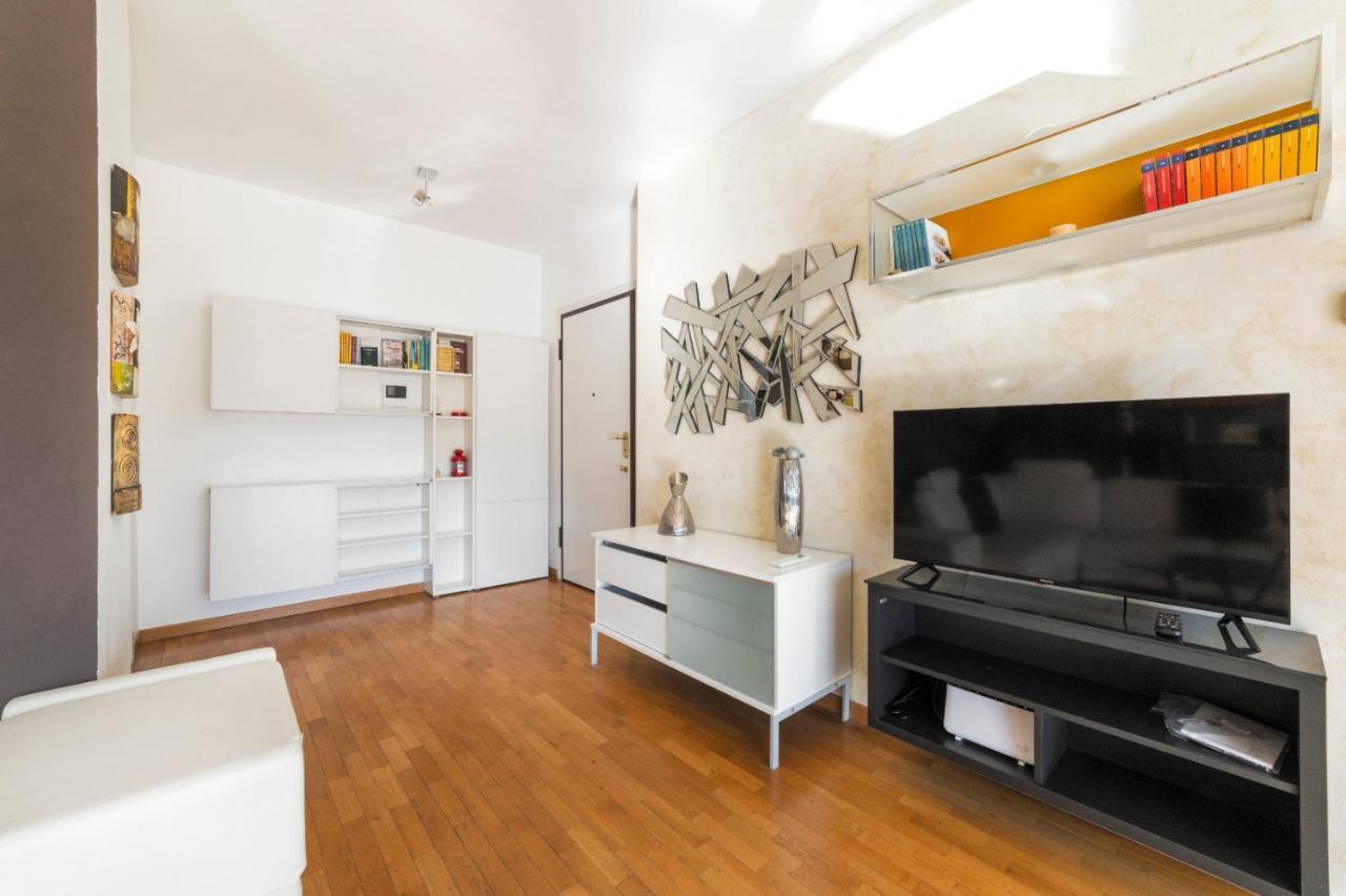 Milano Rogoredo Apartment With Garage Luaran gambar