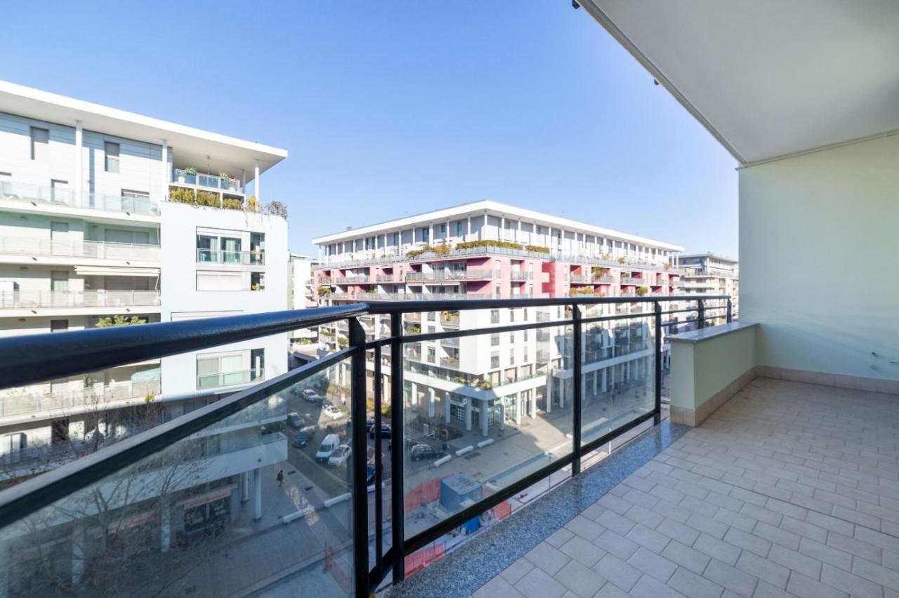 Milano Rogoredo Apartment With Garage Luaran gambar